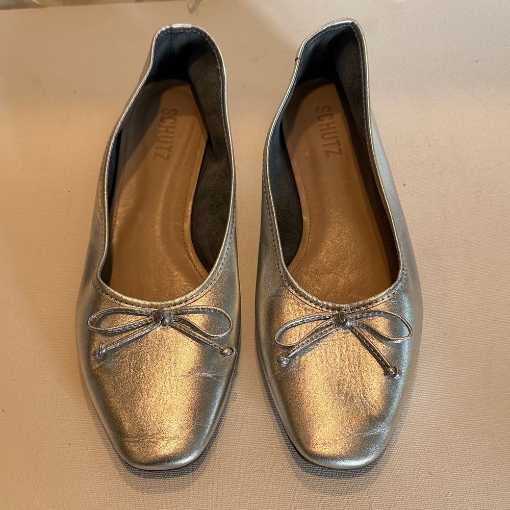 SCHUTZ Silver Metallic Ballet Flats with Bow Accent